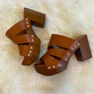 WOMEN’S COACH AND FOUR | LEATHER PLATFORM SANDALS | 7